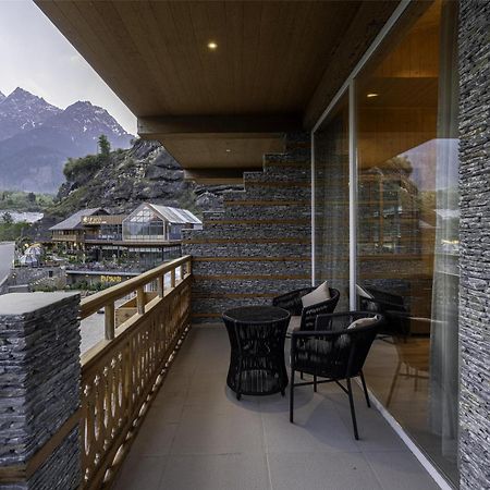 Palchan Hotel & Spa - A Member Of Radisson Individuals Retreats Manāli Extérieur photo