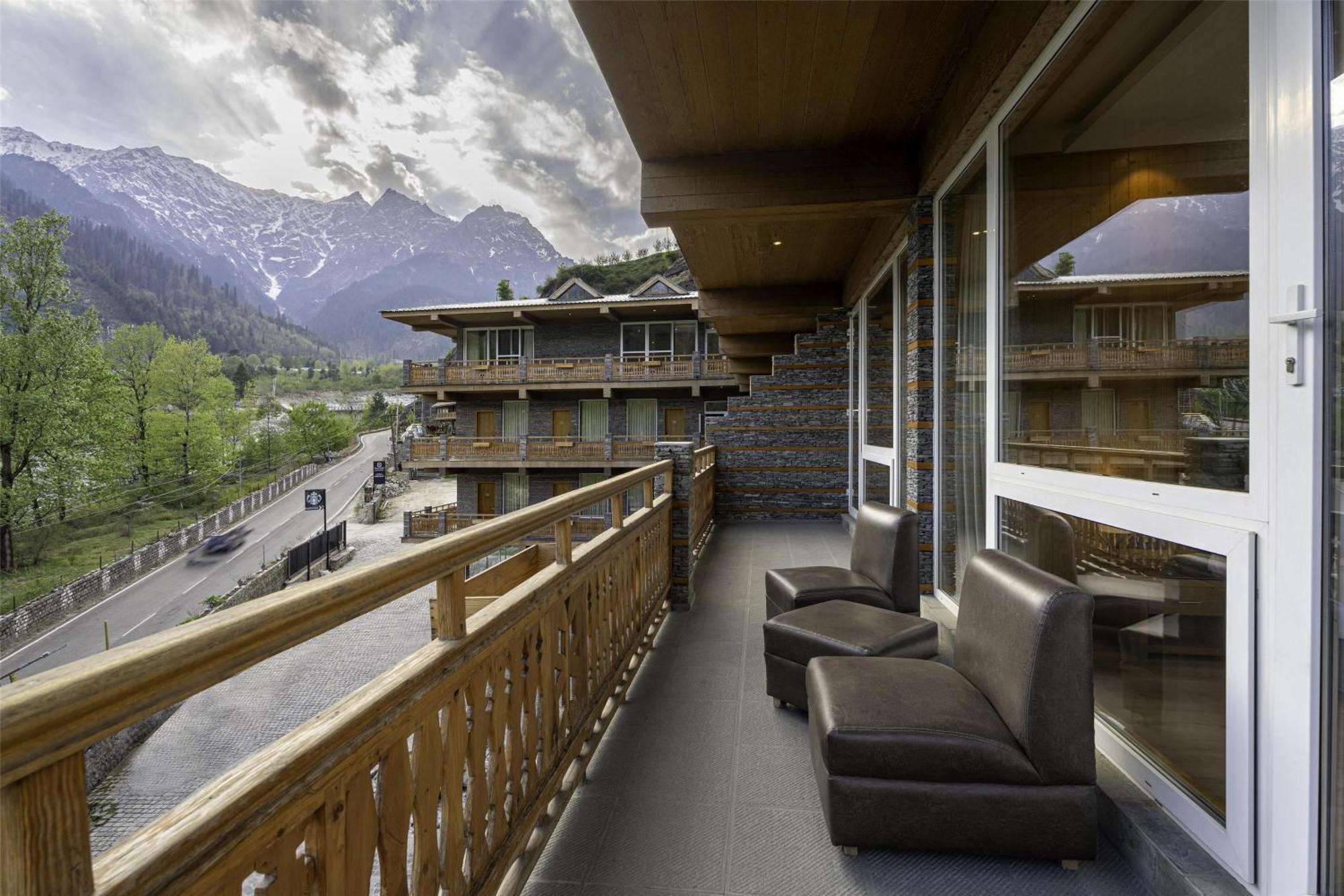 Palchan Hotel & Spa - A Member Of Radisson Individuals Retreats Manāli Extérieur photo